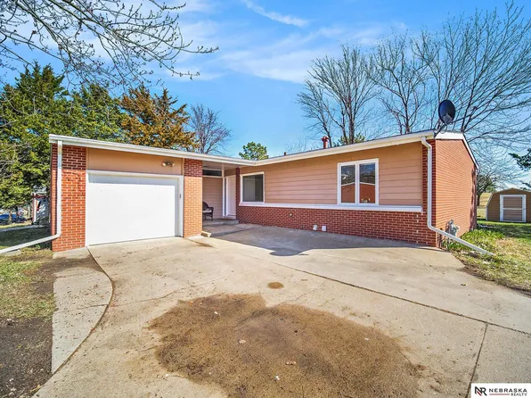 4220 NW 54th St, Lincoln, NE 68524