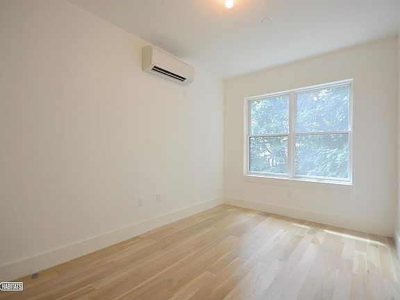 5th image of 830 Saint Johns Pl #2A