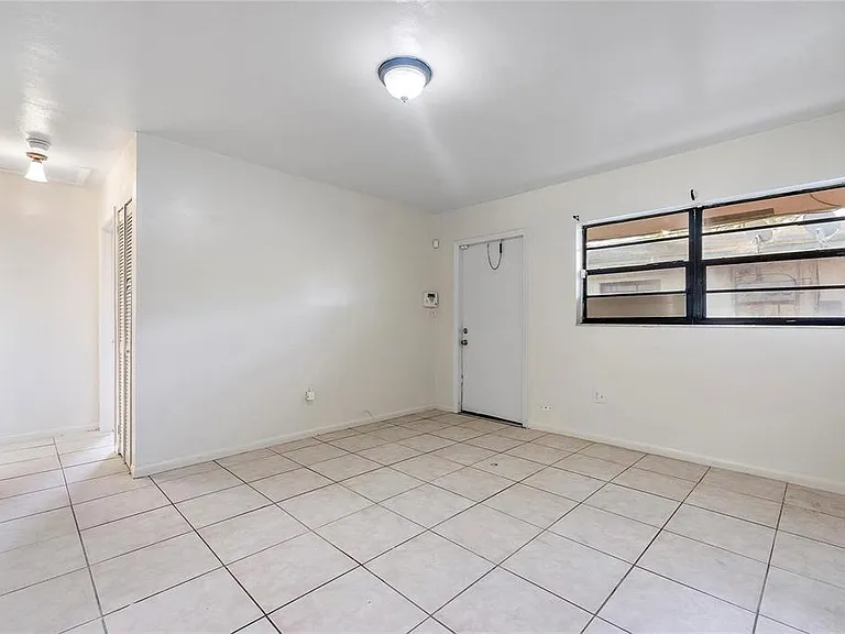 747 NW 14th Way #A — Photo 5