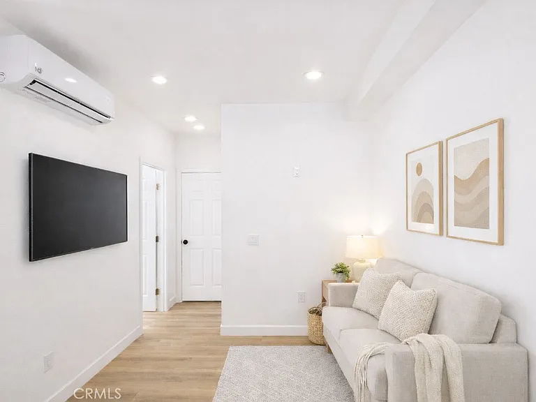 625 Orizaba Ave #5 — Photo 3