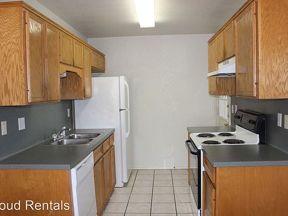 5th image of 916A McDaniel Cir