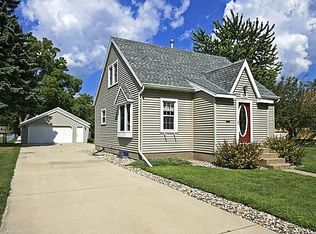 55 5th Ave NE, Hutchinson, MN 55350