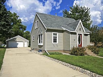 55 5th Ave NE, Hutchinson, MN, 55350