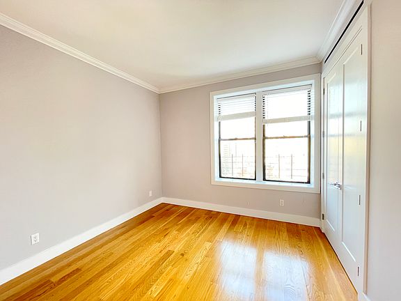 5th image of 252 W 76th St APT 10A