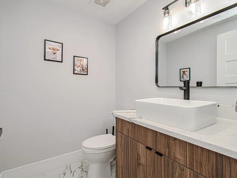 7016 Staffordshire Blvd #B — Photo 17