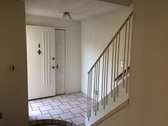 3rd image of 29756 City Center Dr APT 2