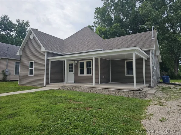215 W 3rd St, Eldon, MO 65026