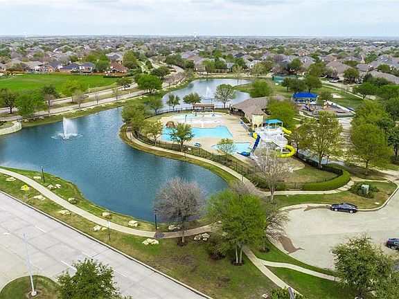 3rd image of 9509 Links Fairway Dr
