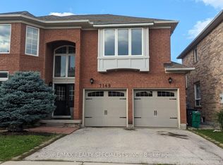 7149 Sunthorpe Ln, Mississauga, ON L5N 7T1