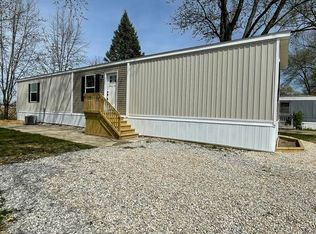 CLAYTON EPIC CLARK "A" Plan, Suburbans Mobile Home Community, Plain City, OH 43064