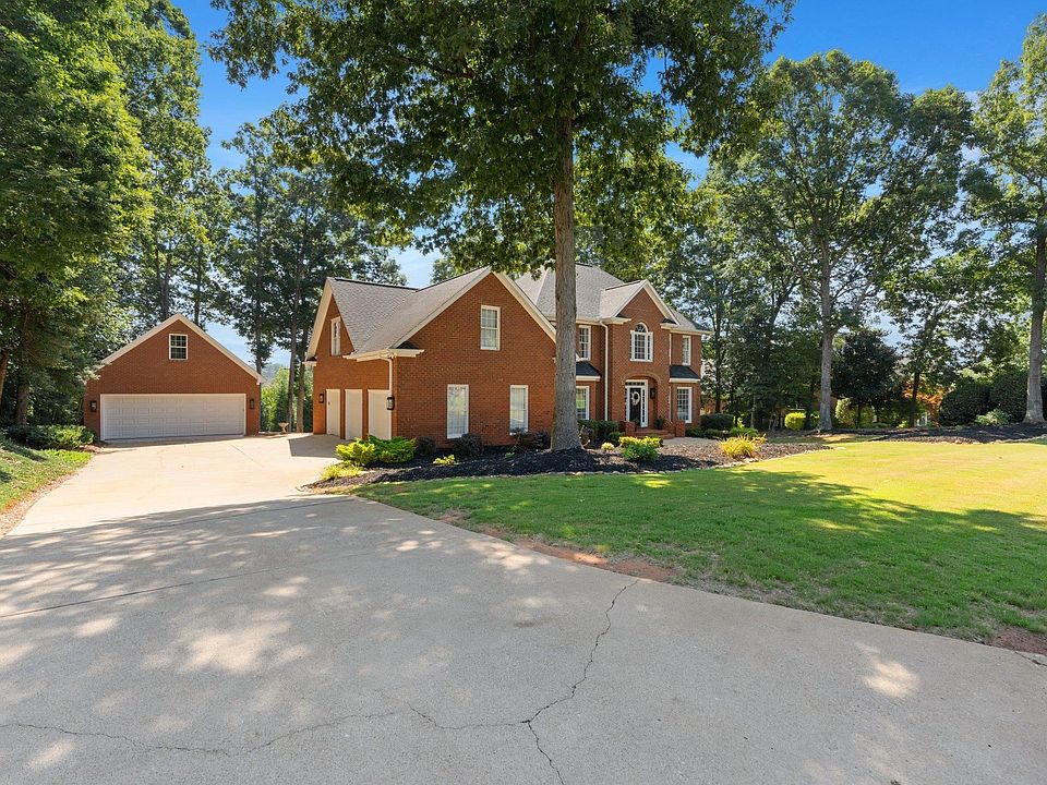 1st image of 453 S Oakley Ln