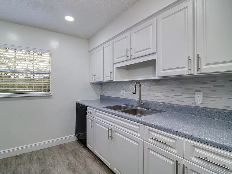 2x1 Kitchen