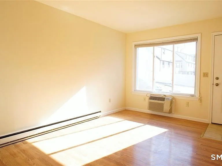 37 Ferris Ave #4 — Photo 4