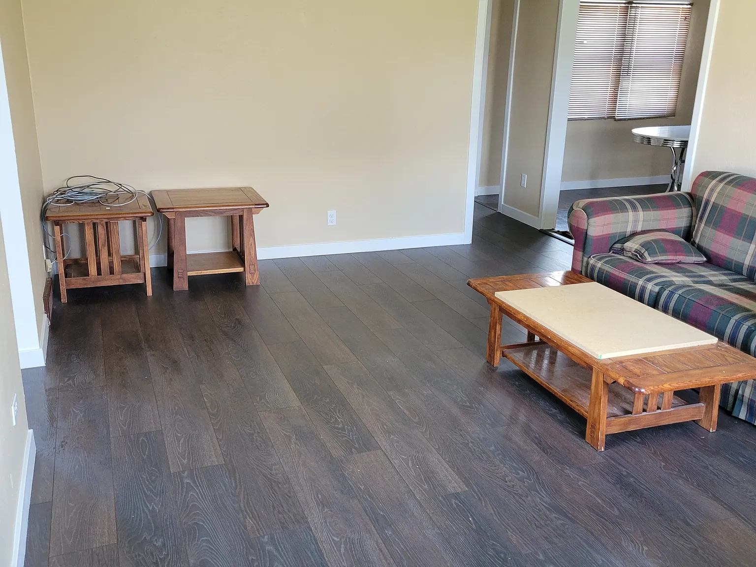 1bd 1.75ba Large Detached Garage, Fenced Yard. — Photo 3