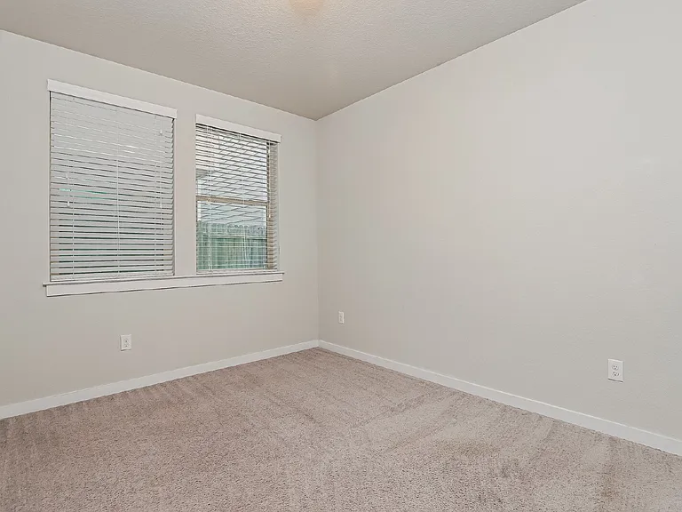 3831 Harry Wurzbach Rd #6 — Photo 28