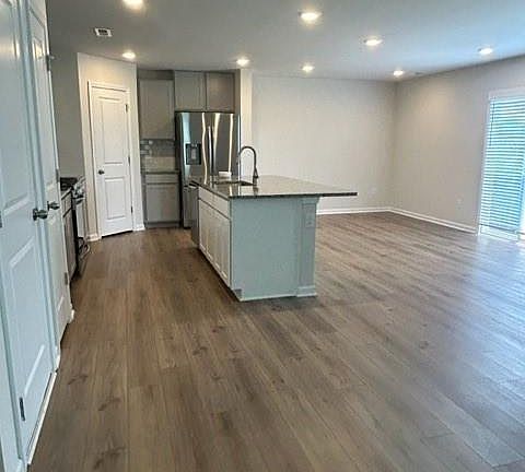 5th image of 212 Brentwood Dr
