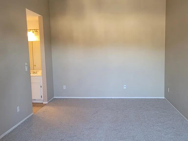 2039 Lakeridge Cir #304 — Photo 15