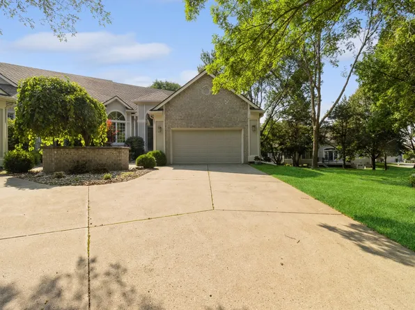 13564 Village Ct, Clive, IA 50325