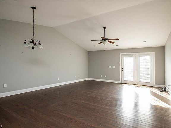3rd image of 113 Oak Way