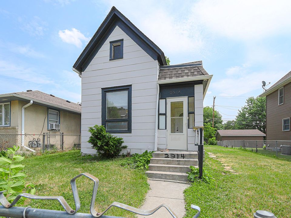 1st image of 2314 Queen Ave N