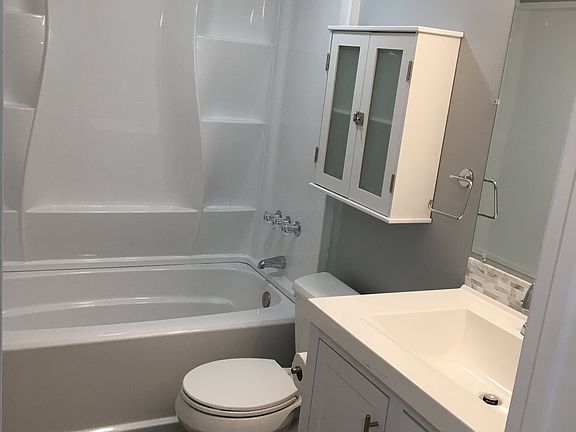 3rd image of 53347 Foley Dr