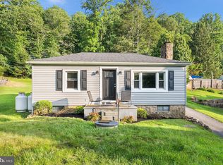 2354 Polk Valley Rd, Hellertown, PA 18055