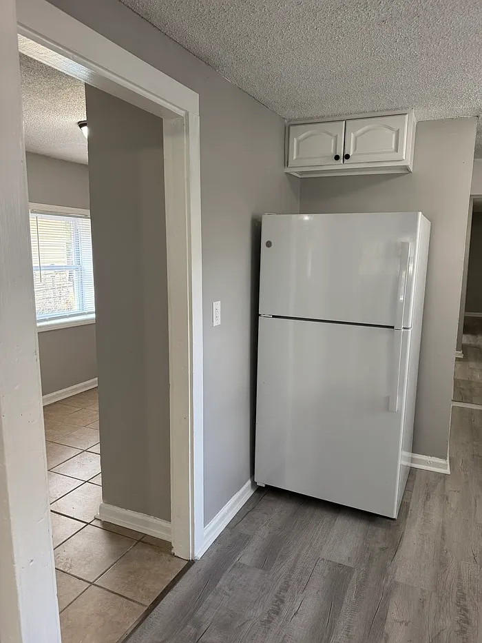 4 bed, 2.0 bath, 1647 sqft, $2,800 — Photo 3