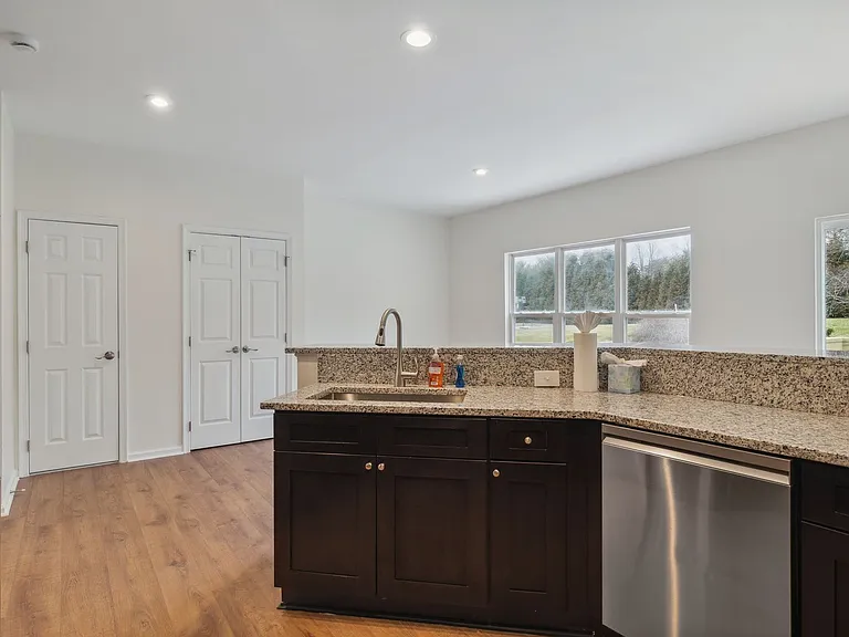 21193 Millwood Sq — Photo 5