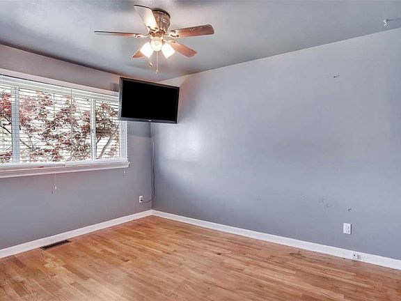 4th image of 170 Canisius Ln