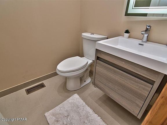 3rd image of 782 Lower Deer Valley Rd