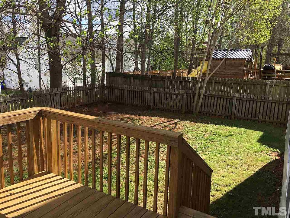 2nd image of 1200 Fieldstone Dr