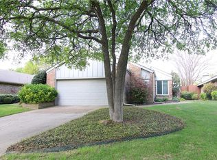 14707 Le Grande Dr, Addison, TX 75001