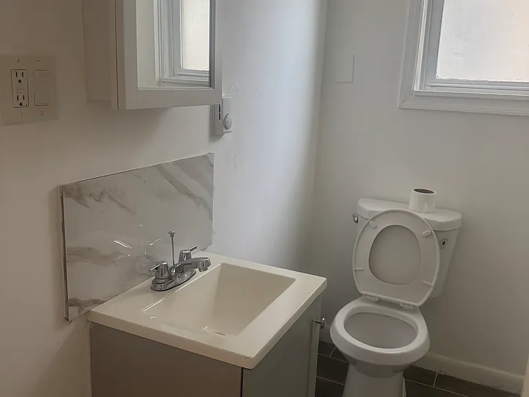 22 Franklin Ter #1 — Photo 1