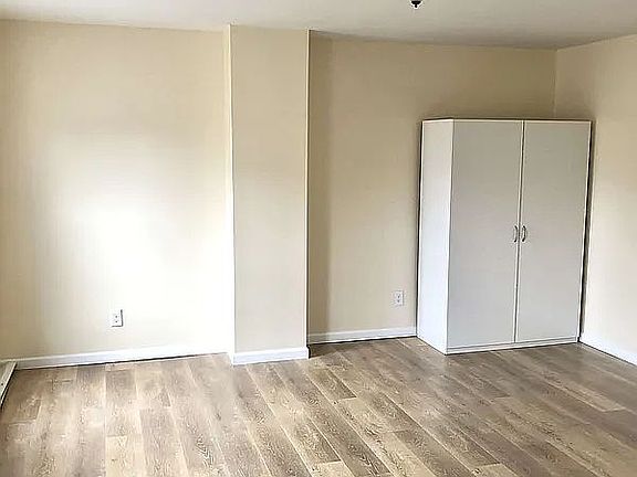 4th image of 3547 30th St Floor 2