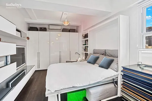 Rented by Sotheby's International Realty | media 53