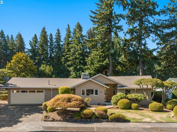 13612 NE Hassalo St, Portland, OR 97230