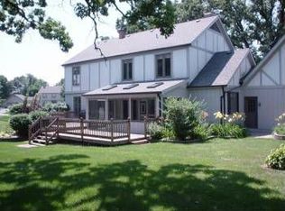 6115 Springs Blvd, Crystal Lake, IL 60012