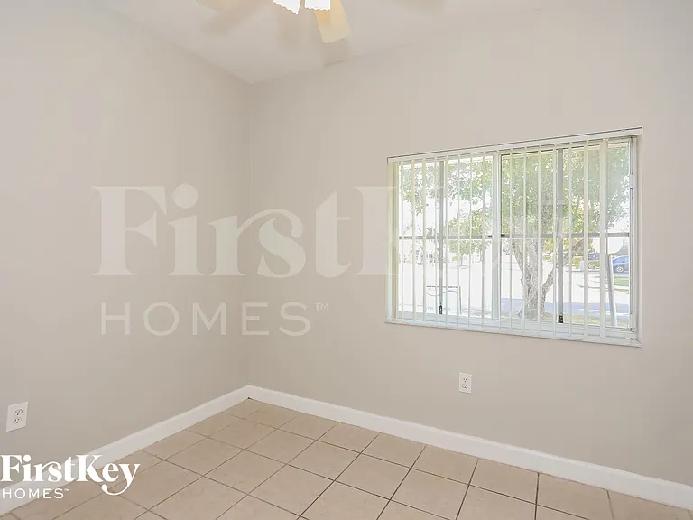 14200 SW 132nd Ave — Photo 12