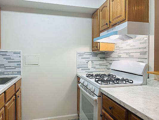 3rd image of 1026 Herkimer St #1