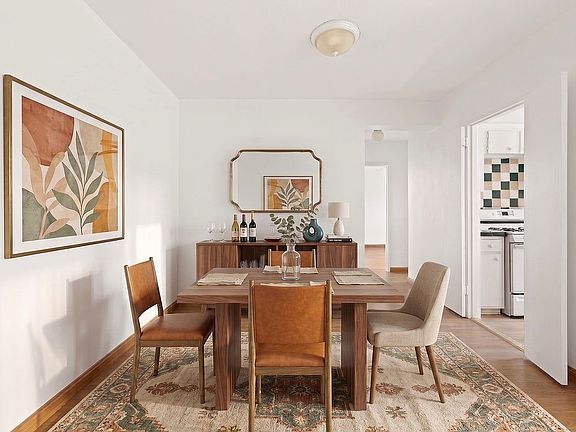 3rd image of 310 Beverley Rd APT 4F
