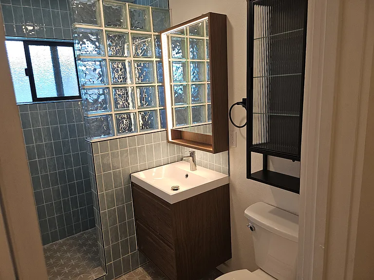 4431 Del Rio Rd #4 — Photo 4