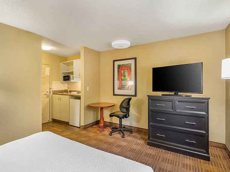 Studio Suite - 1 Queen Bed