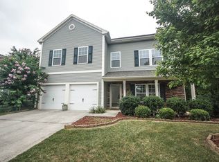 9802 Fernspray Rd, Charlotte, NC 28215