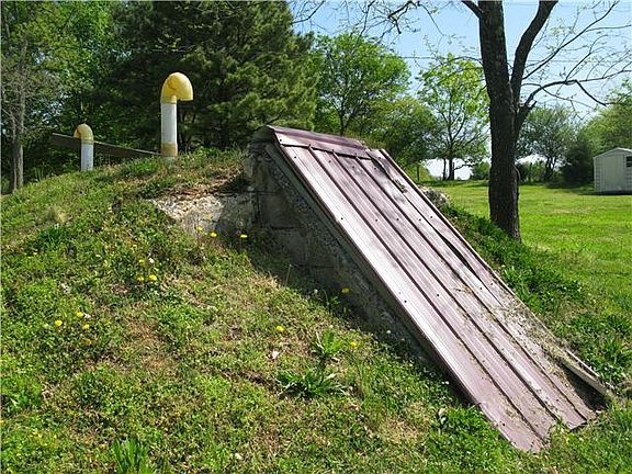 3rd image of 2460 Winchester Hwy