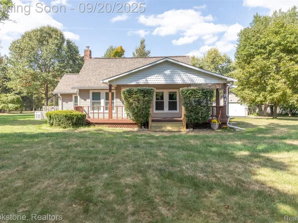 810 Beardon, Lake Orion, MI 48362