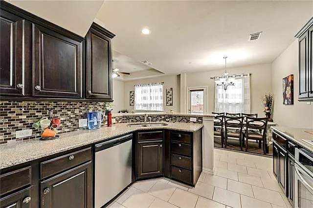 4651 Penelope Ln — Photo 5