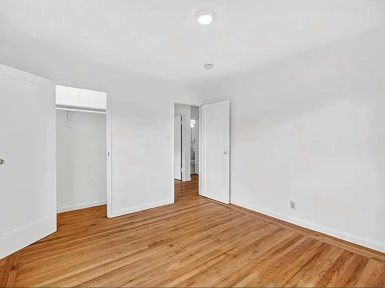 335 S 26th St — Photo 10