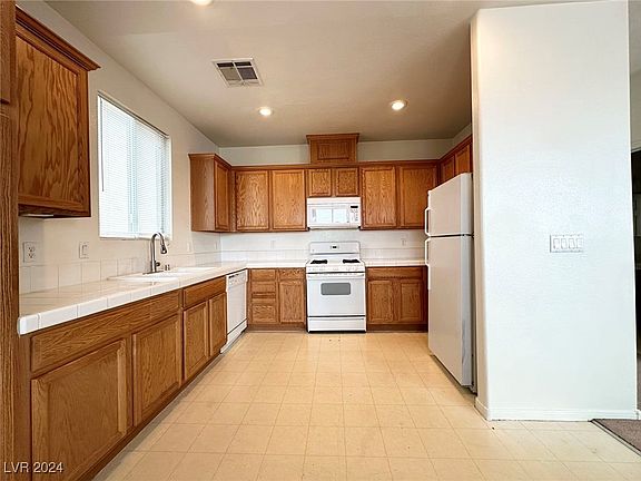 5th image of 7608 Poppy Springs Ave