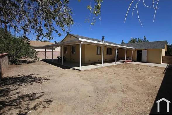 3 bed, 1300 sqft, $2,649 — Photo 2