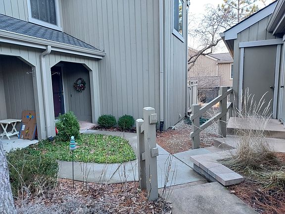 3rd image of 787 Oak Hill Rd #467